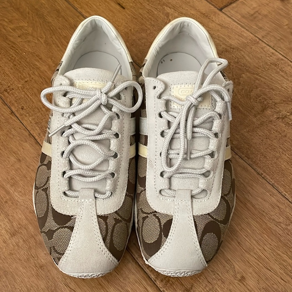 Vintage COACH logo design sneakers